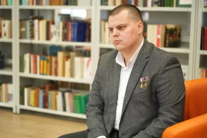Цикл лекций с Героем России Эдуардом Казымовым стартовал в Центре патриотического воспитания