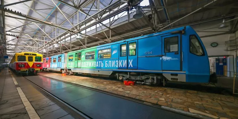 В столичном метро запустили тематический поезд, посвященный нацпроектам России