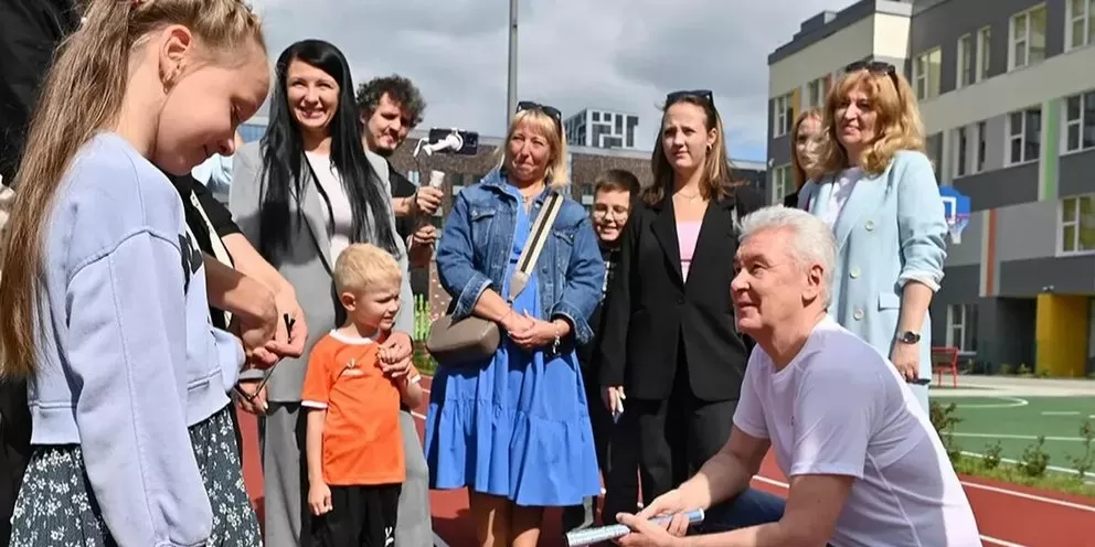Мэр Москвы открыл новую школу в районе Покровское-Стрешнево