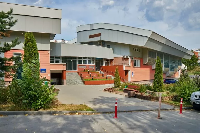 Корты и тренировки с квалифицированными преподавателями: как в столице развивают инфраструктуру для занятий теннисом