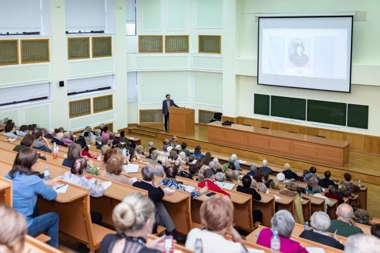 Сергей Собянин: Участники «Московского долголетия» могут посещать занятия в 20 вузах