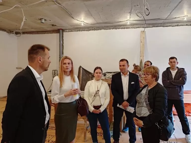 Депутат МГД Валерий Головченко осмотрел строительство спортивно-досугового центра «Маяк» в Марушкинском