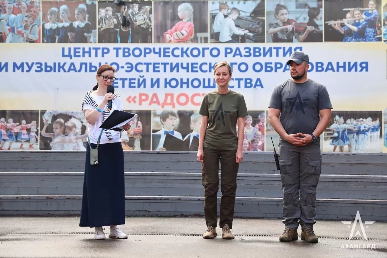 Директор центра «Авангард» Дарья Борисова провела занятия для детей по НВП