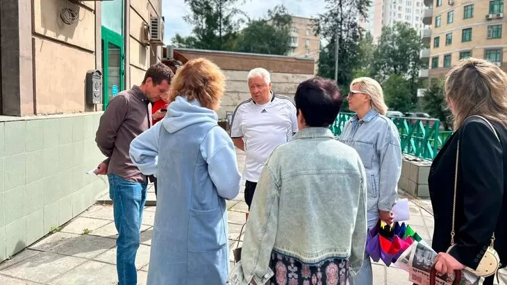Милена Авимская обсудила с жильцами вопрос сноса недостроенного здания ФОК в Прибрежном проезде