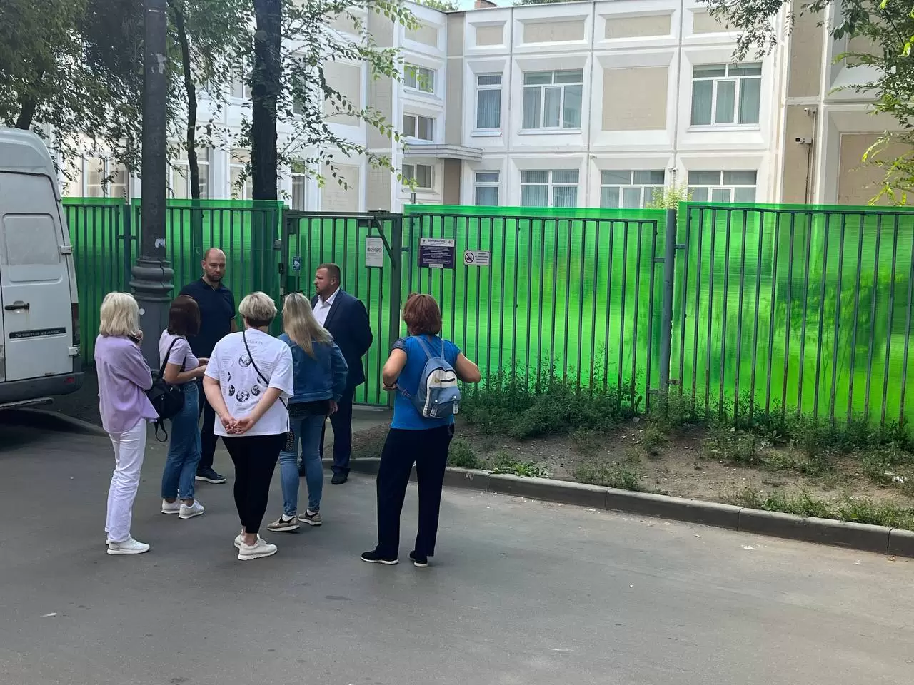 В районе Люблино организуют безопасный подход к детскому саду