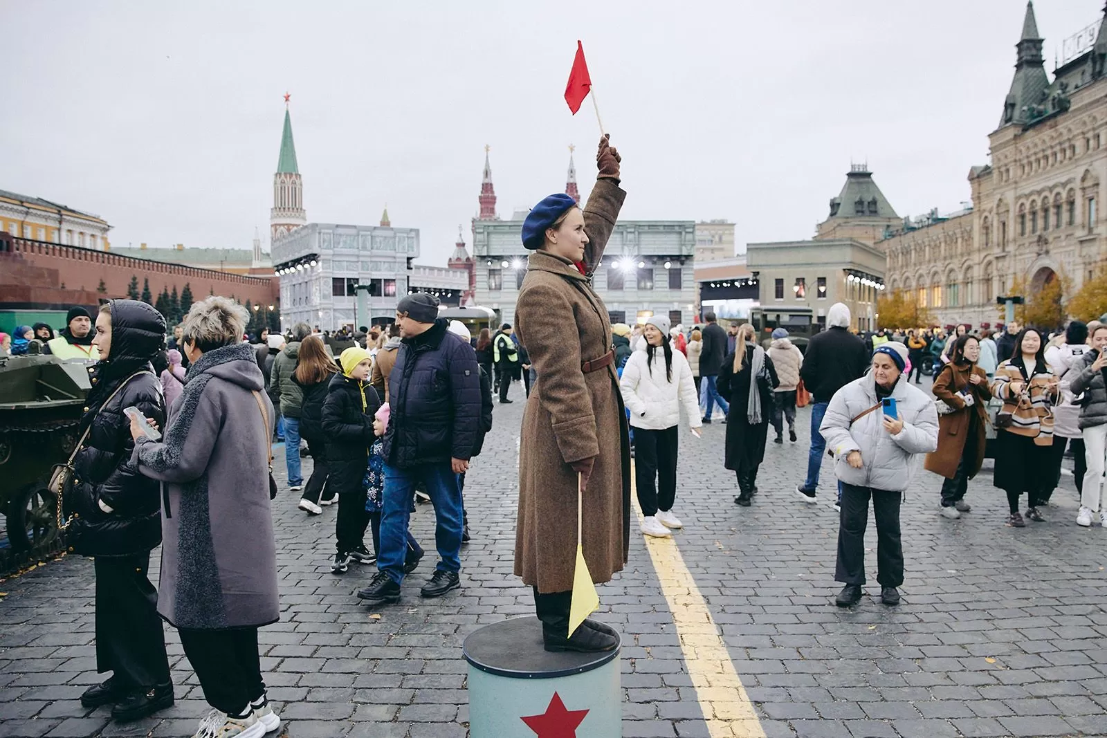 На Красной площади откроется выставка о легендарном военном параде
