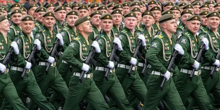 Сергей Собянин поздравил военнослужащих с Днем защитника Отечества