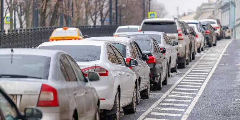 В День защитника Отечества парковки в Москве будут бесплатными