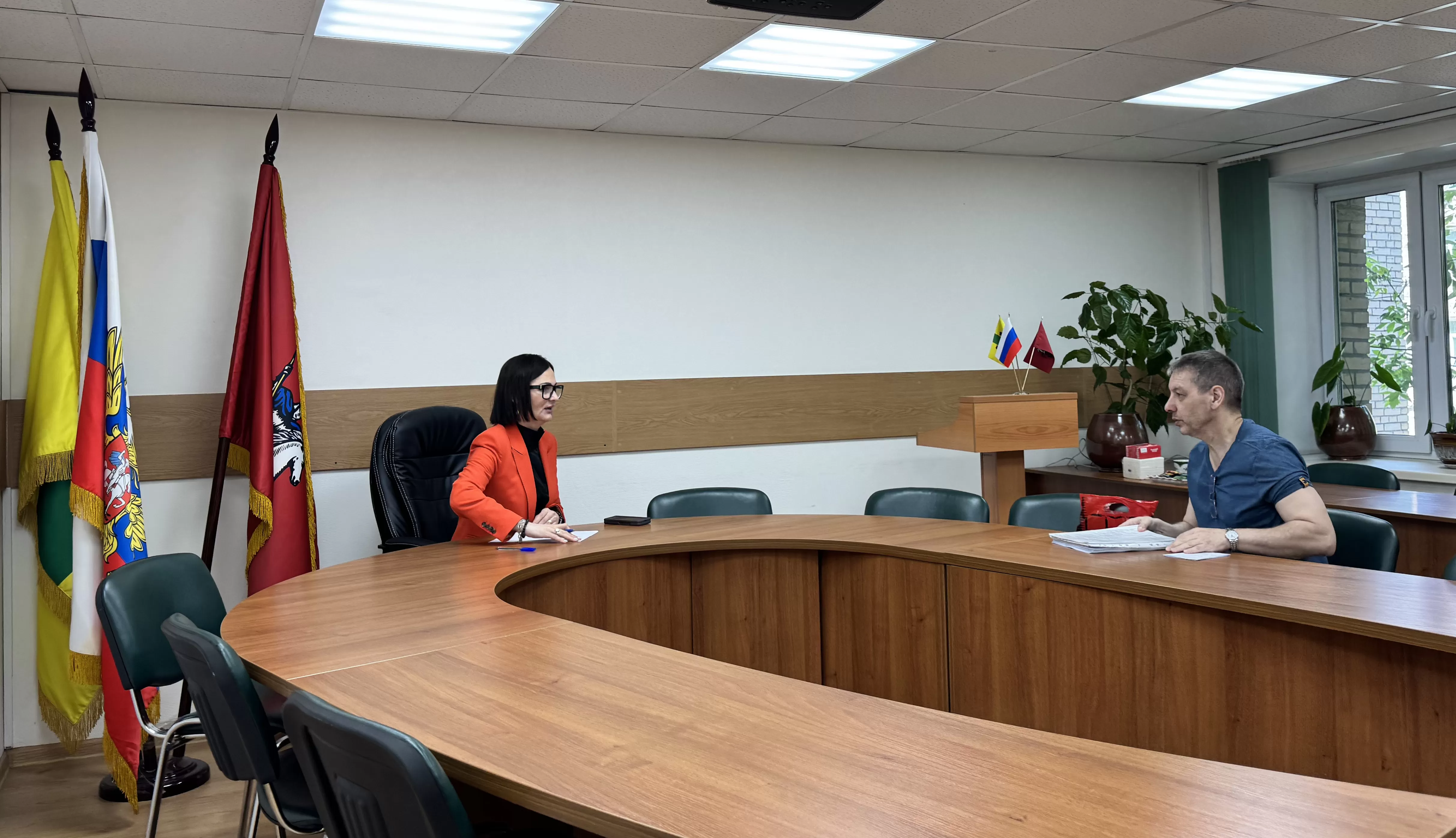 Татьяна Буцкая рассказала о правилах установки шлагбаума во дворе МКД