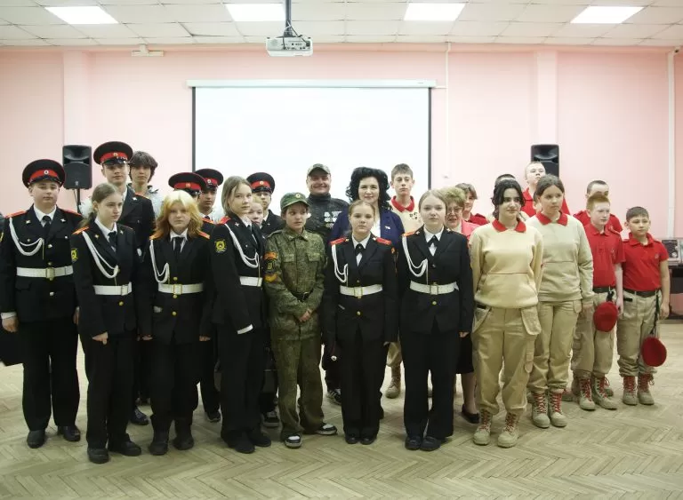 По инициативе депутата Мосгордумы Татьяны Батышевой открылась передвижная выставка об участниках СВО