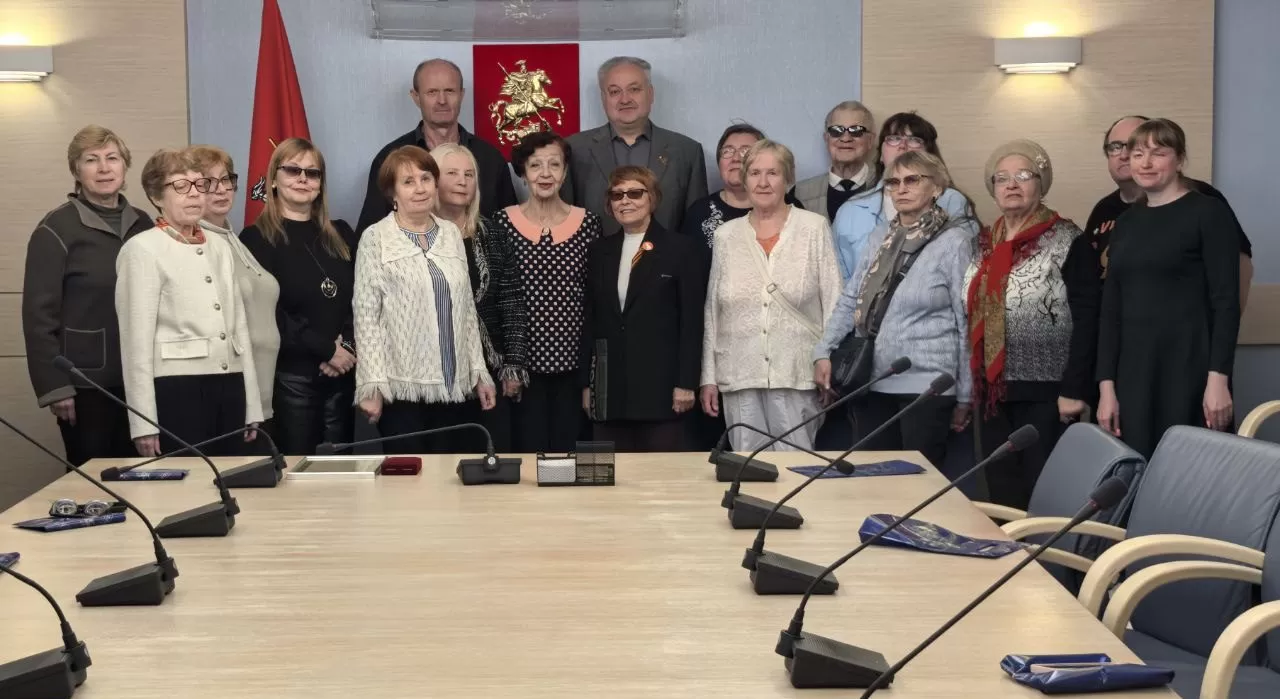 Депутат Андрей Титов организовал экскурсию в Московскую городскую Думу для членов ВОС «Зеленоградская»
