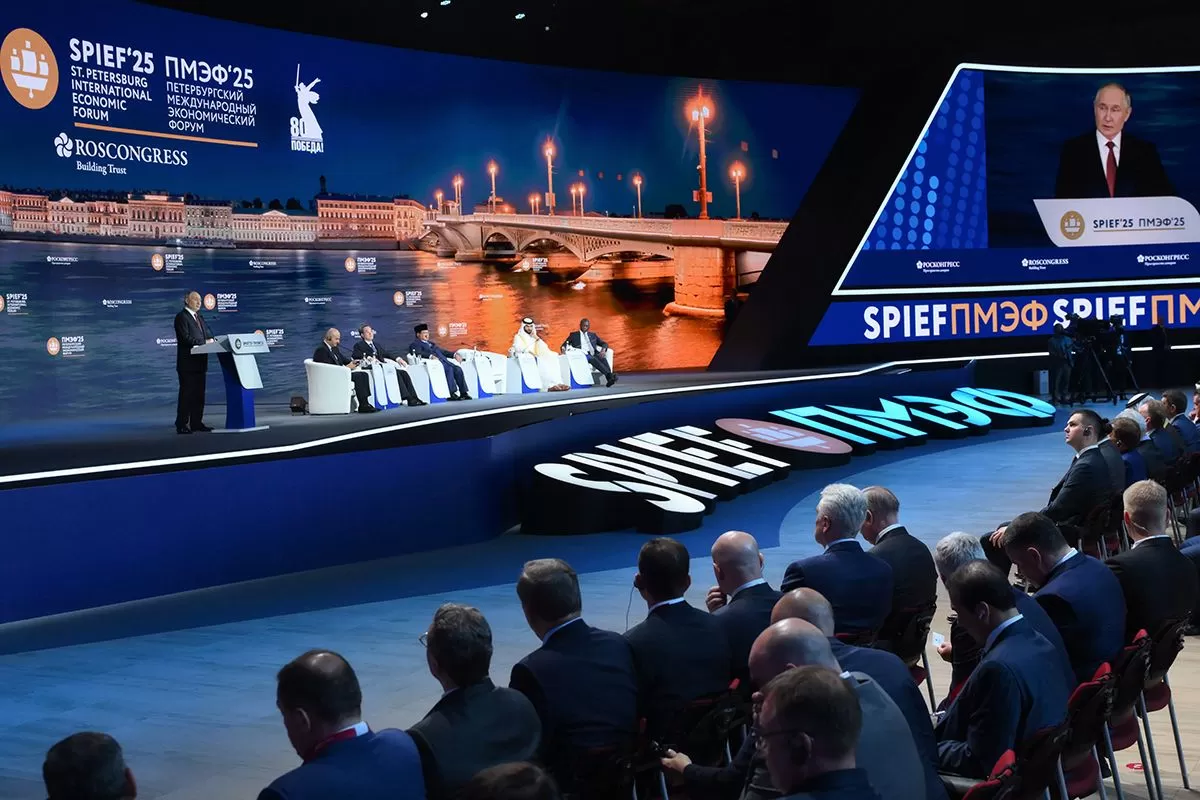 Владимир Путин поручил ускорить принятие закона о платформенной экономике