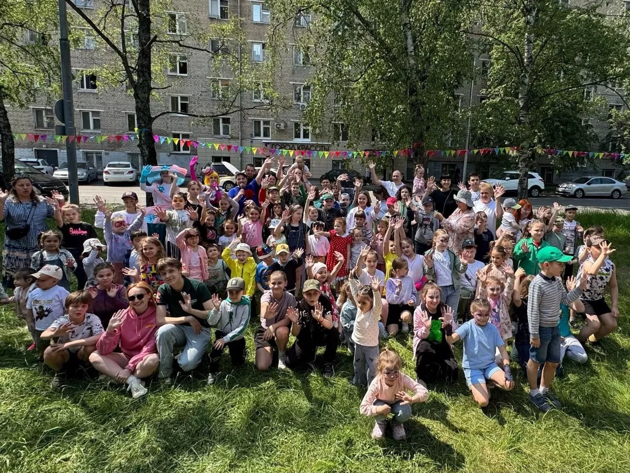 В ЮВАО «Единая Россия» открыла сезон летних каникул семейными праздниками и соревнованиями