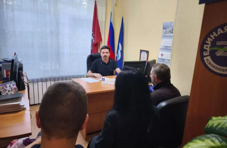«Единая Россия» помогла разрешить спорную ситуацию с размещением внутридворового шлагбаума на востоке Москвы