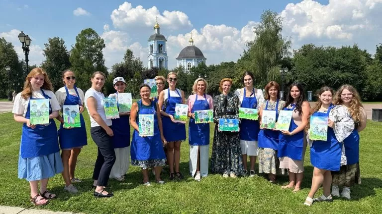 В музее-заповеднике «Царицыно» прошел пленэр в поддержку семей СВО
