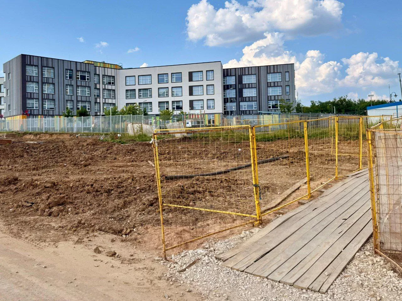К школе «Новая звезда» в Коммунарке обустроят безопасный подход