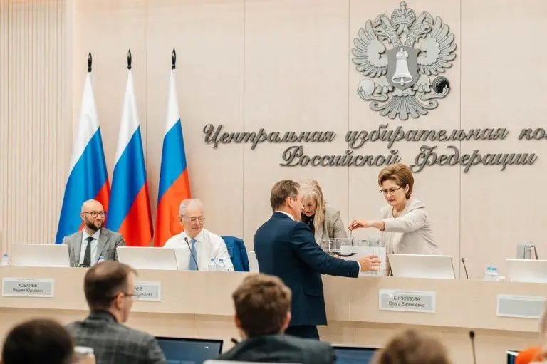 Перед региональными выборами в Москве разделили ключ расшифрования