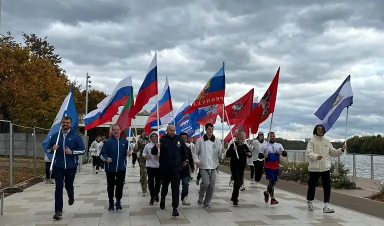 На юге Москвы состоялся патриотический забег в поддержку воссоединенных территорий «Вместе навсегда»