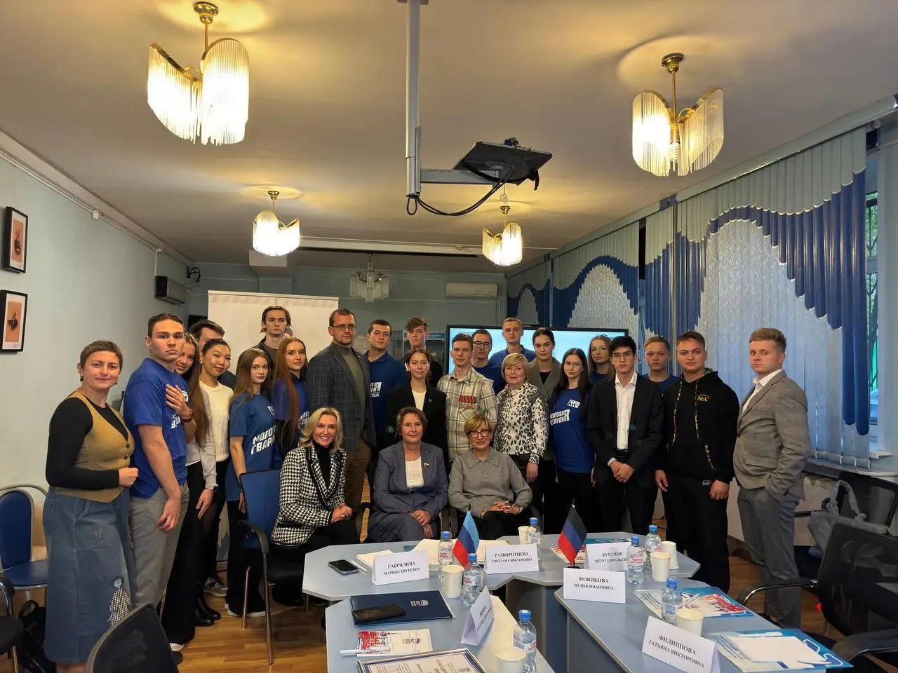 Светлана Разворотнева обсудила с представителями Нагорного района практическую помощь воссоединенным регионам