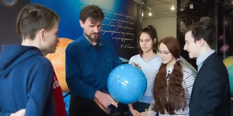 Мэр Москвы поздравил работников дополнительного образования с праздником