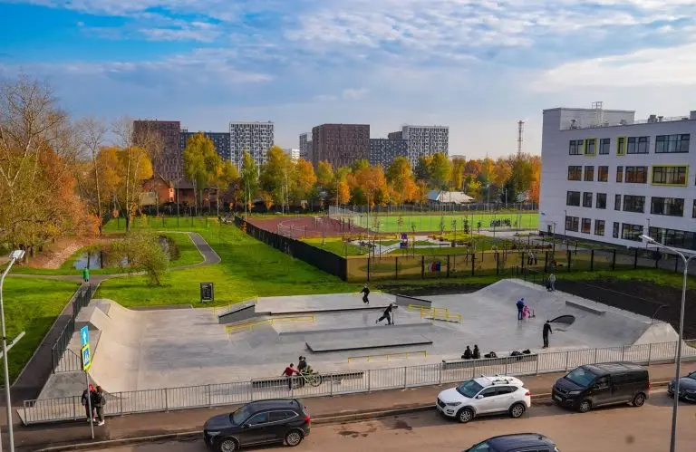 В Молжаниновском районе оборудовали современный скейт-парк