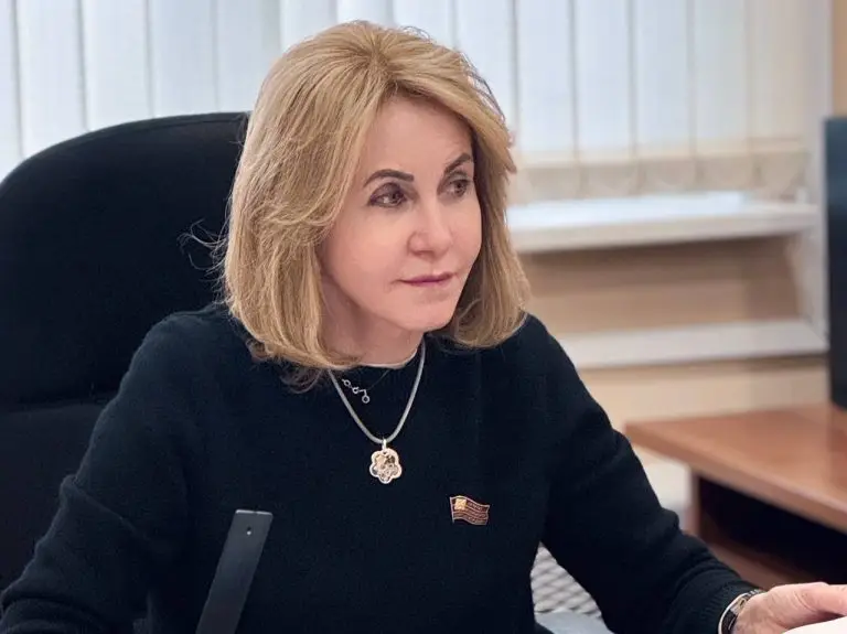 Людмила Митрюк организовала юридические консультации для родителей