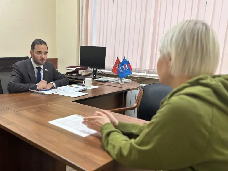 Неисправный пандус в МКД оперативно отремонтирован по обращению депутата Мажуги