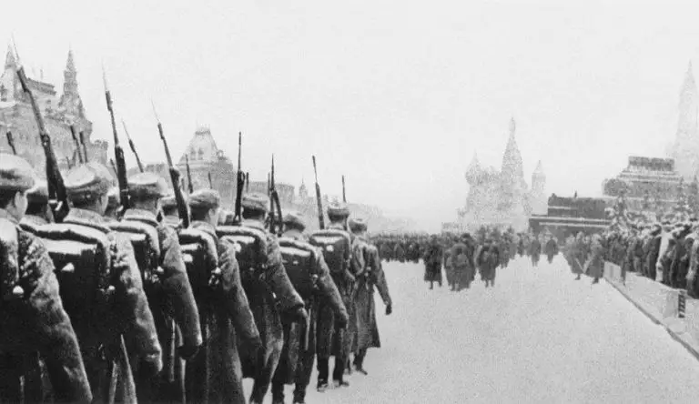 Максим Руднев: Сегодня мы вспоминаем военный парад 1941 года как момент высочайшего мужества