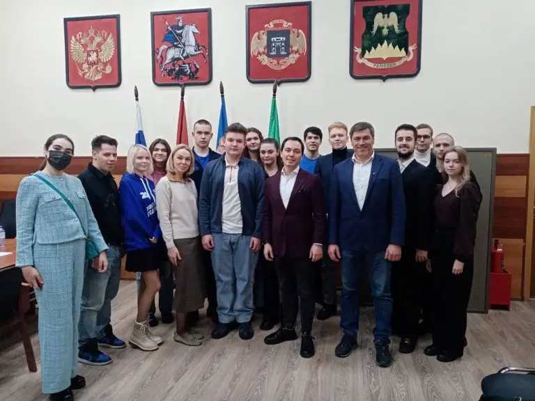 Путь в политику и искусство: Родион Газманов поделился личным опытом с молодежью