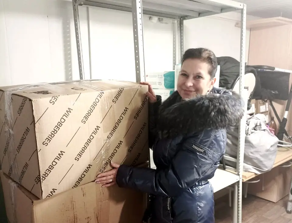 Муниципальный депутат Рязанского района доставила гумпомощь в госпиталь им. Н. Н. Бурденко