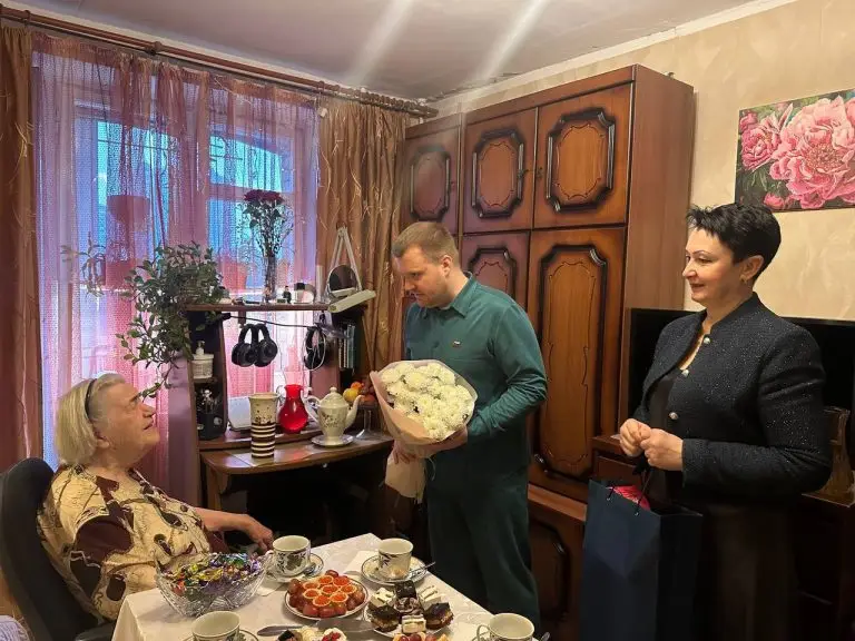 В Можайском районе поздравили со 100-летием ветерана Великой Отечественной войны