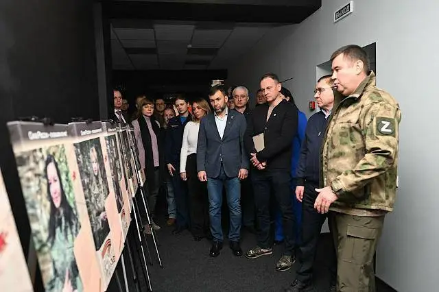Передвижную фотовыставку «Сила России — в каждом из нас» привезли в музей Мариуполя
