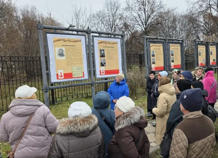 В День Героев Отечества по инициативе муниципального депутата Светланы Кобзарь в Преображенском появилась «Аллея Героев»