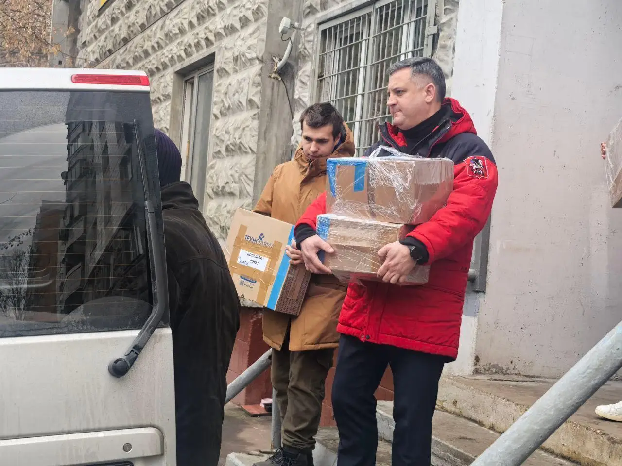 Активисты СВАО отправили на передовую новогодний груз для Таманской дивизии