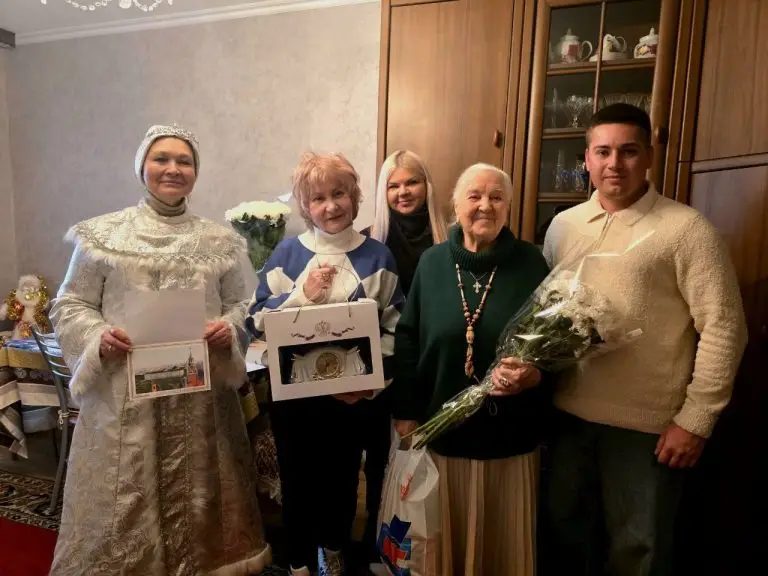 Депутаты Мосгордумы поздравляют ветеранов Великой Отечественной войны с Новым годом и Рождеством