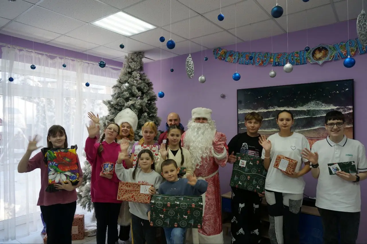 Активистки «Женского движения Единой России» ЮАО подарили праздник воспитанникам рязанских детских приютов