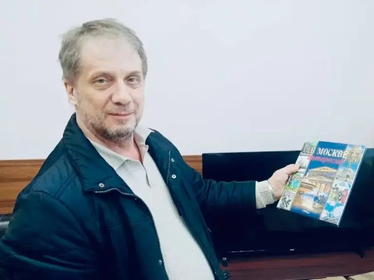 «Русские книги для Новороссии»: помощь приходит из разных округов Москвы
