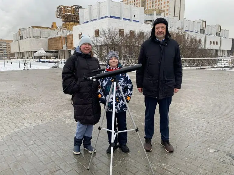 Стать Дедом Морозом может каждый: Москвичи исполнили более 4 200 новогодних желаний
