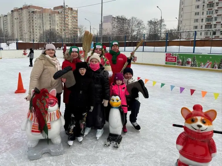 Активисты проводят мастер-классы для юных жителей Западного округа Москвы