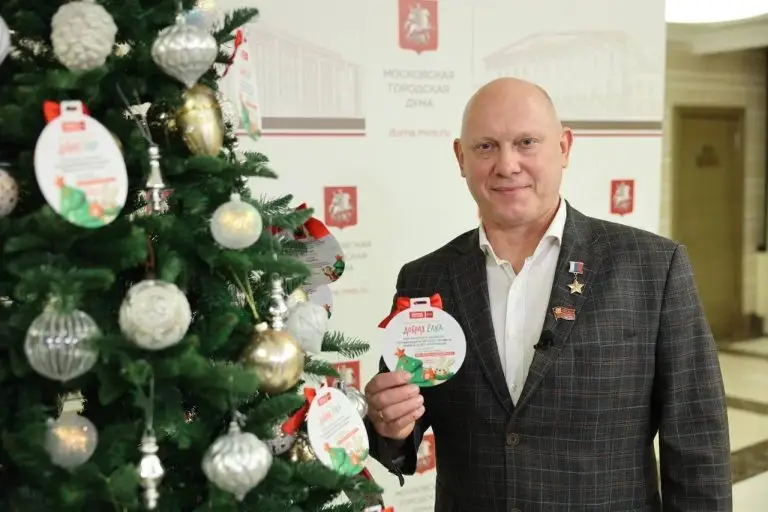 Депутат Мосгордумы Олег Артемьев исполнил мечту трехлетней Вари