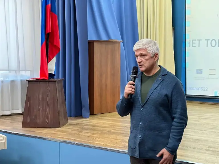 Память о герое СВО увековечили в песне и школьном музее Москвы
