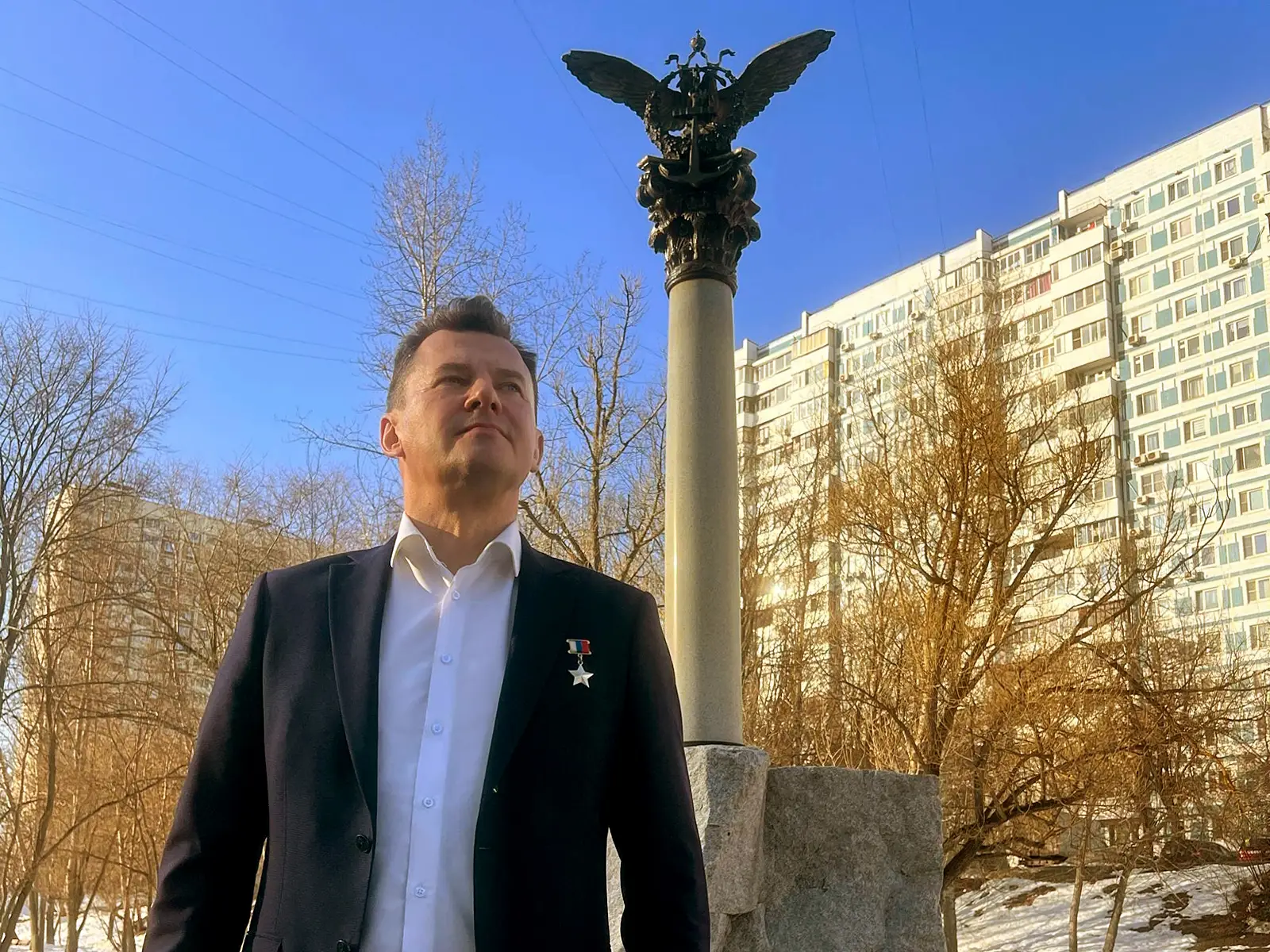 Герой России Роман Романенко принял участие в мемориально-патронатной акции в сквере «Родная гавань» в ЮАО