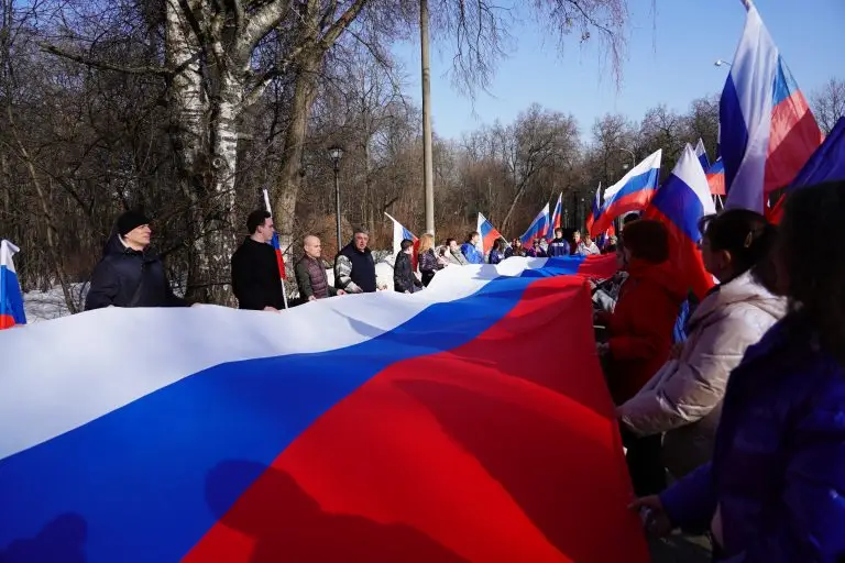 Депутат Госдумы Евгений Попов поддержал патриотическую акцию «Россия, Крым, Севастополь — вместе навсегда!»