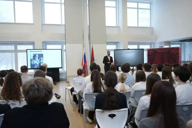 Александр Мажуга: Будущее Российской науки готовится в школе