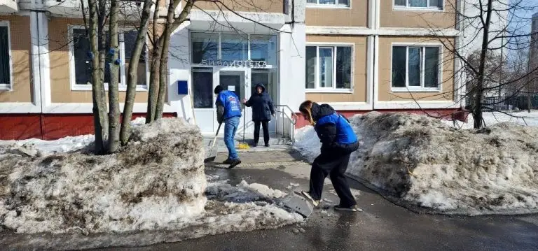 Московские единороссы приняли участие в акции «Антипаводок»