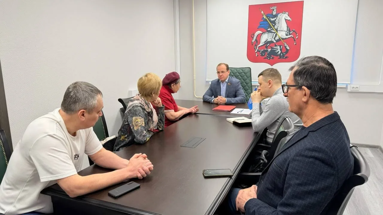 Евгений Селиверстов провёл личный приём жителей в общественной приёмной