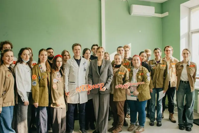Юлия Дрожжина организовала донорскую акцию совместно с Центром крови имени О.К. Гаврилова и студенческими отрядами