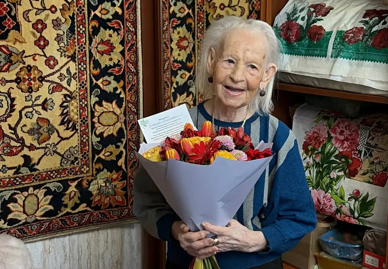 Милена Авимская поздравила с 8 Марта долгожительницу, ветерана Великой Отечественной войны Зинаиду Гундорову