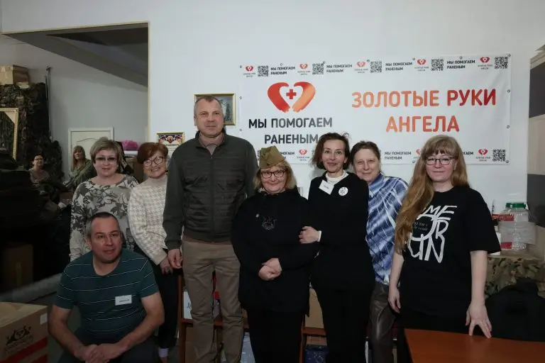 Депутат Госдумы Евгений Попов передал волонтерам района Кунцево оборудование для изготовления защитных изделий бойцам СВО