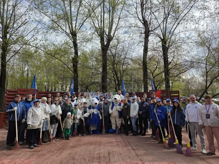 От Южного округа до Зеленограда: В Москве проходят субботники «Весна Победы»